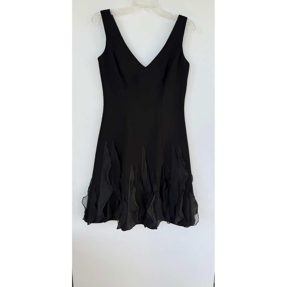 White House Black Market Little Black Cocktail Dress Size 6 Flounce Hem
Holiday